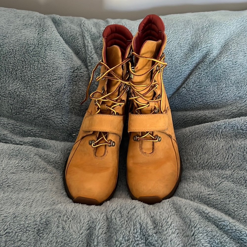 Timberlake wedge Boots